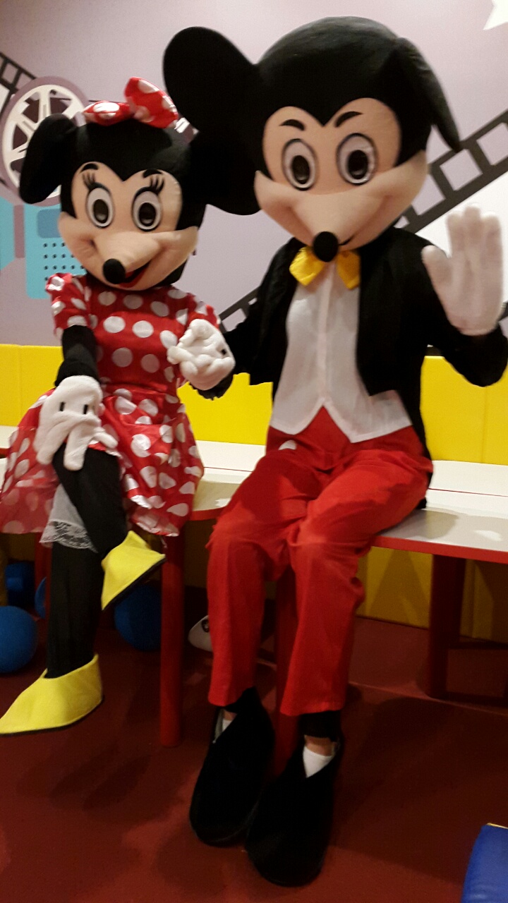 maskote mickey minnie mouse roendan